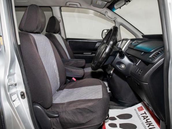Toyota Noah II (R70) с пробегом 2012 года, цена 1 385 000 рублей, 271157 км, минивэн, Автокод Объявления