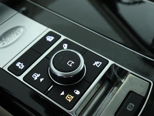 Land Rover Range Rover IV Рестайлинг с пробегом 2018 года, цена 5 349 000 рублей, 196902 км, внедорожник, Автокод Объявления