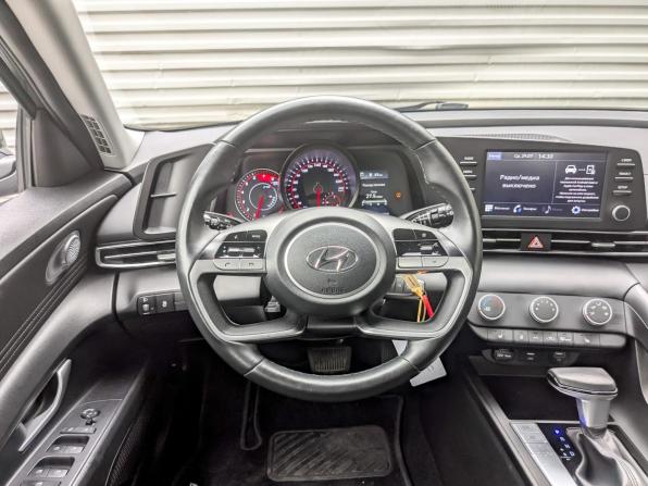 Hyundai Elantra VII (CN7) с пробегом 2022 года, цена 2 100 000 рублей, 31025 км, седан, Автокод Объявления