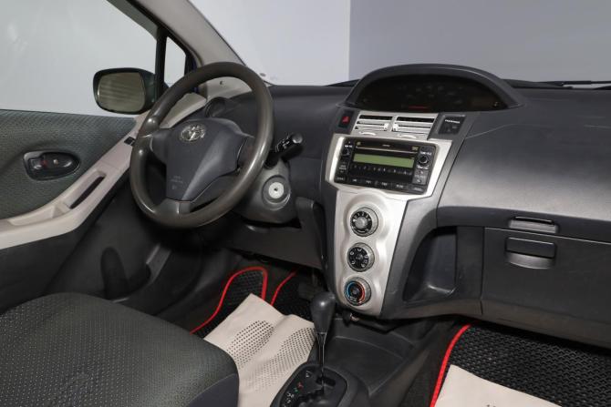 Toyota Yaris II с пробегом 2008 года, цена 599 000 рублей, 129807 км, хэтчбек, Автокод Объявления