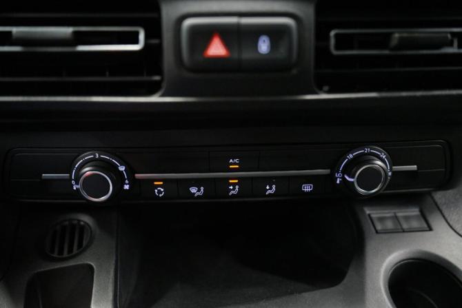 Peugeot Rifter I с пробегом 2020 года, цена 1 984 000 рублей, 156000 км, минивэн, Автокод Объявления
