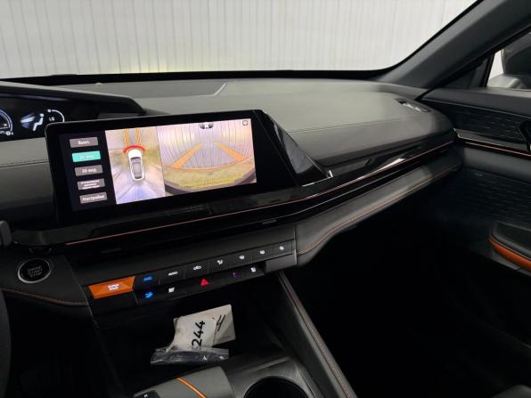 Changan UNI-V I с пробегом 2024 года, цена 2 477 000 рублей, 9044 км, лифтбек, Автокод Объявления