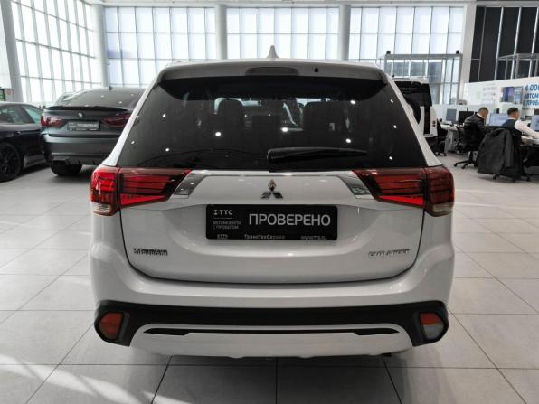 Mitsubishi Outlander III Рестайлинг 3 с пробегом 2018 года, цена 2 450 000 рублей, 75782 км, внедорожник, Автокод Объявления