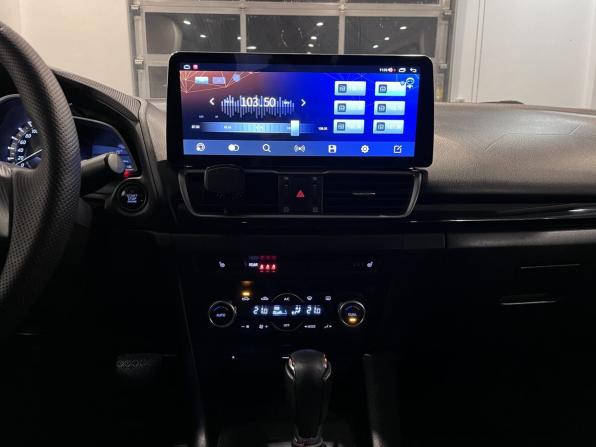 Mazda 3 III (BM) с пробегом 2014 года, цена 1 420 000 рублей, 117363 км, седан, Автокод Объявления
