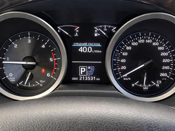 Toyota Land Cruiser 200 Series Рестайлинг 1 с пробегом 2012 года, цена 3 300 000 рублей, 213531 км, внедорожник, Автокод Объявления