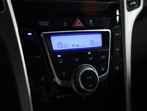 Hyundai i30 II Рестайлинг с пробегом 2016 года, цена 886 000 рублей, 304179 км, хэтчбек, Автокод Объявления