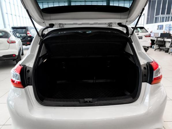 Nissan Tiida II с пробегом 2015 года, цена 1 290 000 рублей, 114500 км, хэтчбек, Автокод Объявления