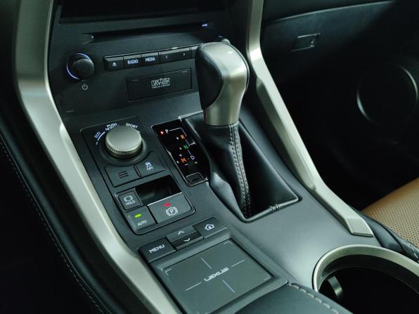 Lexus NX I с пробегом 2015 года, цена 2 997 000 рублей, 164917 км, внедорожник, Автокод Объявления