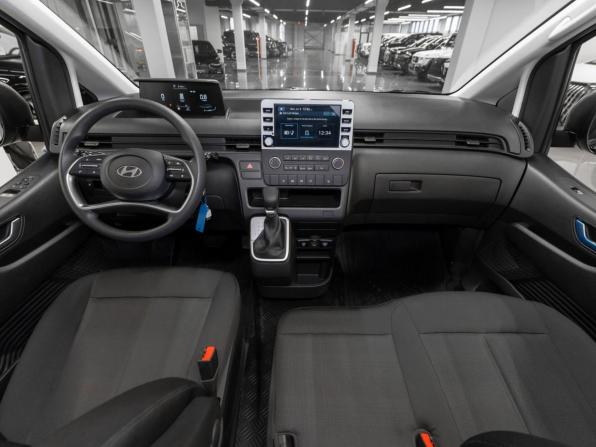 Hyundai Staria I с пробегом 2024 года, цена 6 350 000 рублей, 683 км, минивэн, Автокод Объявления