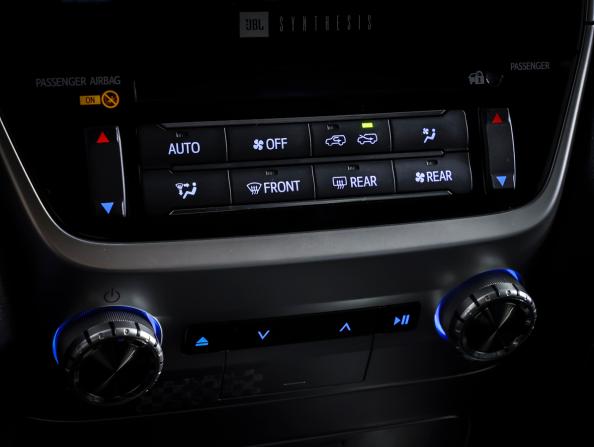 Toyota Land Cruiser 200 Series Рестайлинг 2 с пробегом 2019 года, цена 8 387 000 рублей, 31050 км, внедорожник, Автокод Объявления