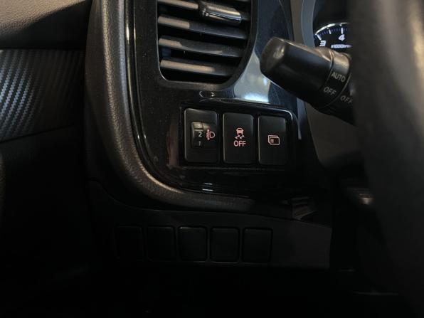 Mitsubishi Outlander III Рестайлинг 2 с пробегом 2017 года, цена 1 737 000 рублей, 129159 км, внедорожник, Автокод Объявления
