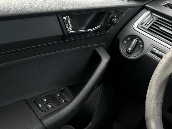Skoda Rapid I Рестайлинг с пробегом 2018 года, цена 1 228 400 рублей, 72407 км, лифтбек, Автокод Объявления