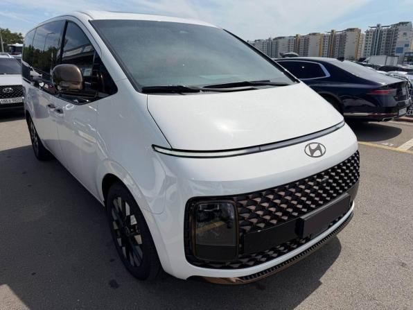 Hyundai Staria I с пробегом 2025 года, цена 9 490 000 рублей, 8000 км, минивэн, Автокод Объявления