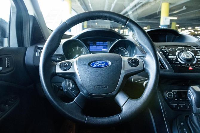 Ford Kuga II с пробегом 2016 года, цена 1 750 000 рублей, 43206 км, внедорожник, Автокод Объявления