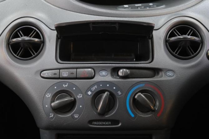 Toyota Vitz I (P10) с пробегом 2001 года, цена 359 000 рублей, 299999 км, хэтчбек, Автокод Объявления