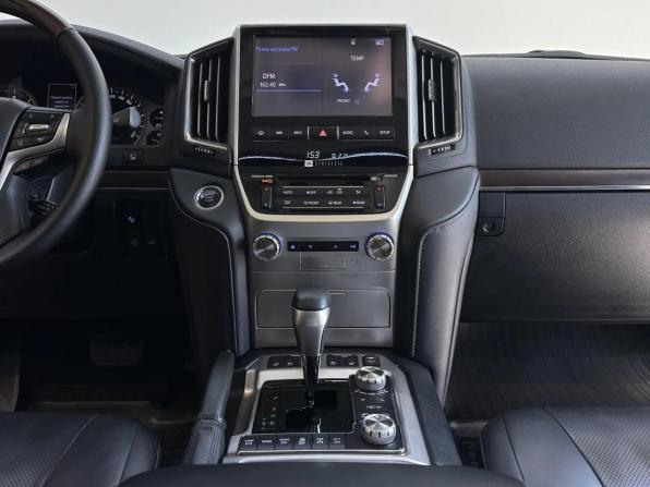 Toyota Land Cruiser 200 Series Рестайлинг 2 с пробегом 2017 года, цена 6 950 000 рублей, 220375 км, внедорожник, Автокод Объявления