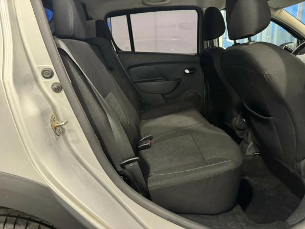 Renault Sandero II с пробегом 2016 года, цена 860 000 рублей, 179498 км, хэтчбек, Автокод Объявления