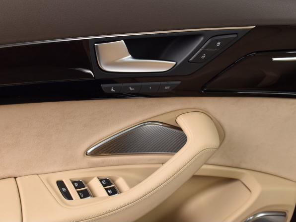 Audi A8 III (D4) Рестайлинг с пробегом 2016 года, цена 5 334 995 рублей, 15720 км, седан, Автокод Объявления