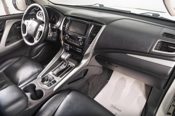 Mitsubishi Pajero Sport III с пробегом 2017 года, цена 3 699 000 рублей, 117000 км, внедорожник, Автокод Объявления
