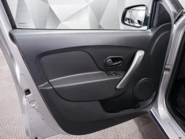 Renault Sandero II с пробегом 2018 года, цена 1 220 000 рублей, 27550 км, хэтчбек, Автокод Объявления