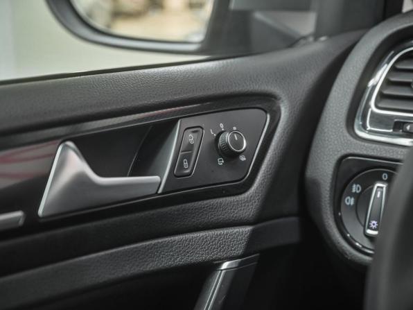 Volkswagen Golf VII с пробегом 2013 года, цена 1 299 000 рублей, 158000 км, хэтчбек, Автокод Объявления