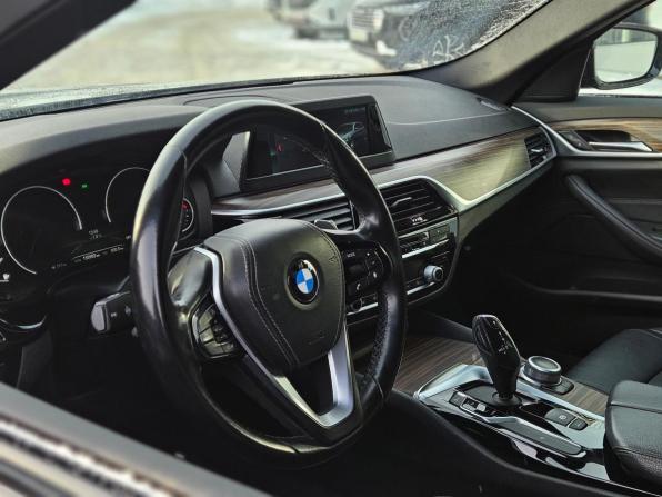 BMW 5 серии VII (G30/G31/G38) с пробегом 2018 года, цена 2 500 000 рублей, 156000 км, универсал, Автокод Объявления