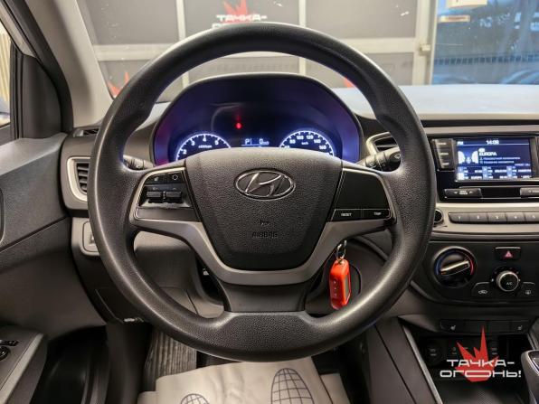 Hyundai Solaris II с пробегом 2017 года, цена 1 248 000 рублей, 95000 км, седан, Автокод Объявления