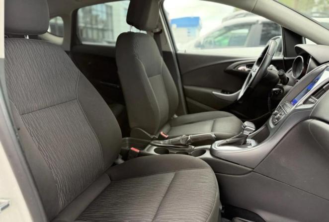 Opel Astra J Рестайлинг с пробегом 2012 года, цена 790 000 рублей, 216691 км, седан, Автокод Объявления