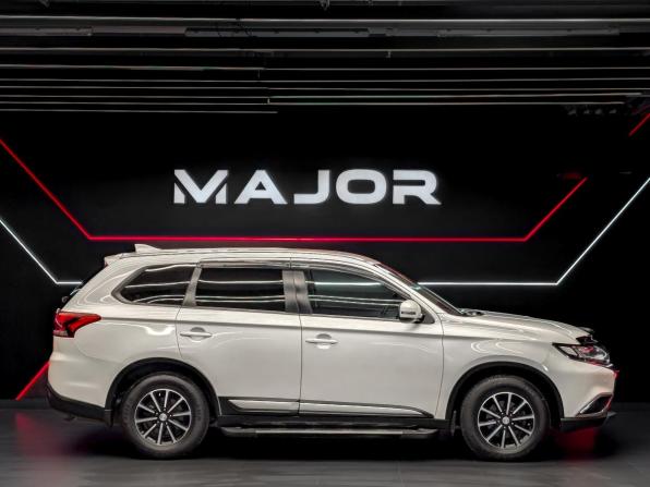 Mitsubishi Outlander III Рестайлинг 2 с пробегом 2018 года, цена 1 900 000 рублей, 71986 км, внедорожник, Автокод Объявления