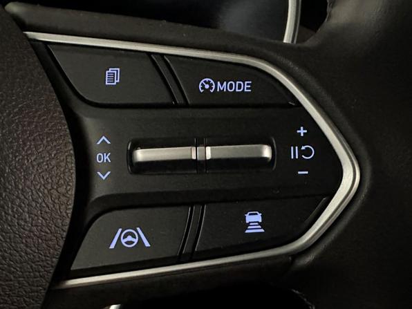 Hyundai Santa Fe IV Рестайлинг с пробегом 2022 года, цена 3 300 000 рублей, 106826 км, внедорожник, Автокод Объявления