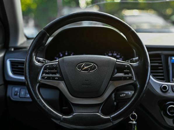 Hyundai Solaris II с пробегом 2017 года, цена 1 200 001 рубль, 109289 км, седан, Автокод Объявления