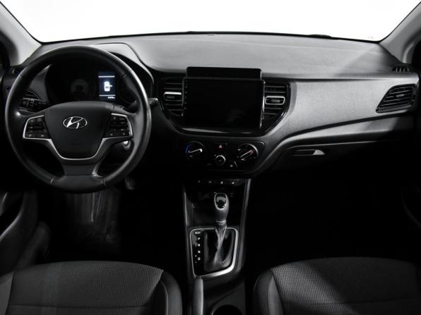 Hyundai Solaris II Рестайлинг с пробегом 2020 года, цена 1 690 000 рублей, 44000 км, седан, Автокод Объявления