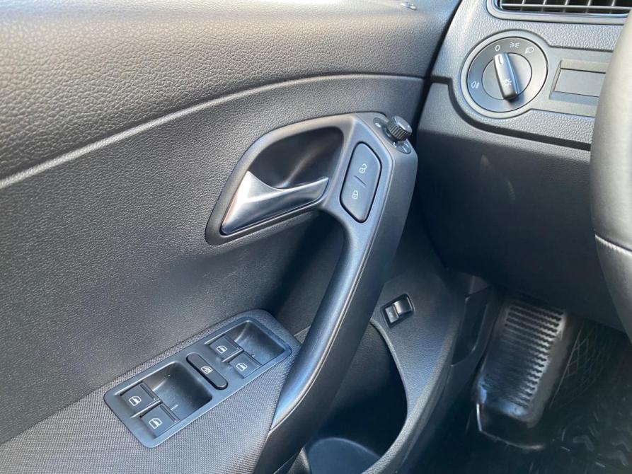 Volkswagen Polo V Рестайлинг Псков  - изображение 16