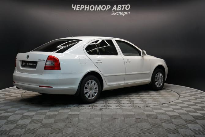 Skoda Octavia II (A5) Рестайлинг с пробегом 2011 года, цена 1 070 000 рублей, 150000 км, лифтбек, Автокод Объявления