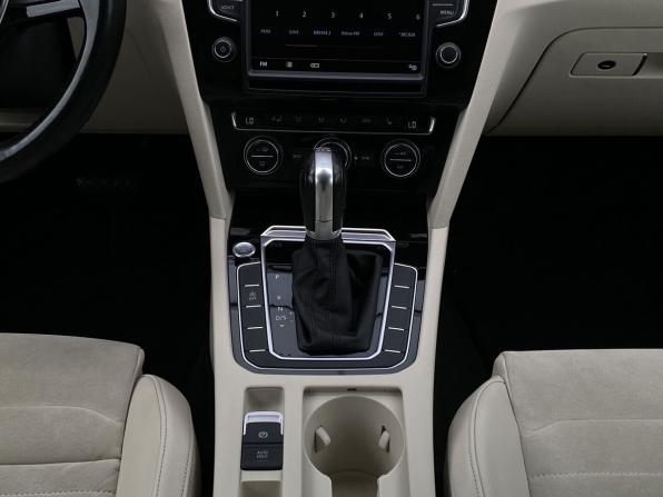 Volkswagen Passat B8 с пробегом 2015 года, цена 1 699 000 рублей, 101855 км, седан, Автокод Объявления