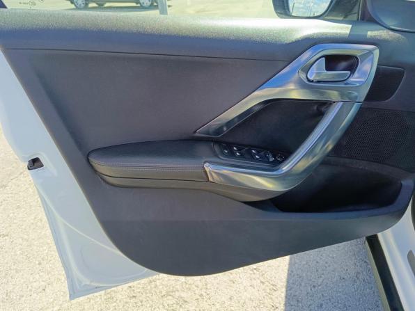 Peugeot 2008 I с пробегом 2014 года, цена 849 995 рублей, 147011 км, внедорожник, Автокод Объявления