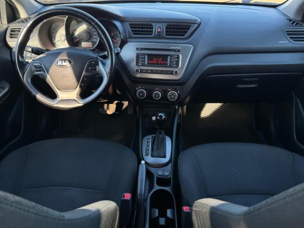 Kia Rio III Рестайлинг с пробегом 2017 года, цена 907 000 рублей, 231088 км, седан, Автокод Объявления