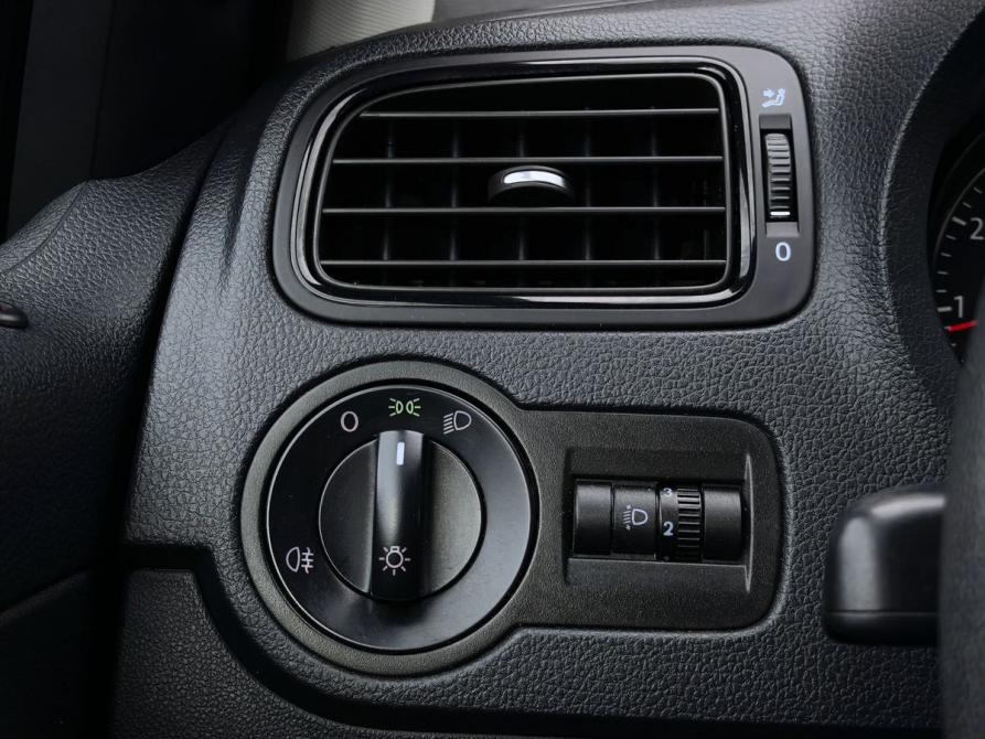 Volkswagen Polo V Рестайлинг Мурманск  - изображение 17