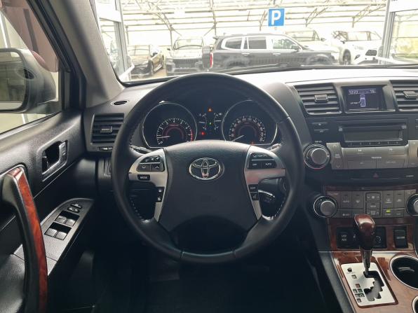Toyota Highlander II (XU40) Рестайлинг с пробегом 2012 года, цена 2 070 000 рублей, 217000 км, внедорожник, Автокод Объявления