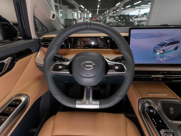 GAC Trumpchi E8 с пробегом 2024 года, цена 4 750 000 рублей, 50 км, минивэн, Автокод Объявления