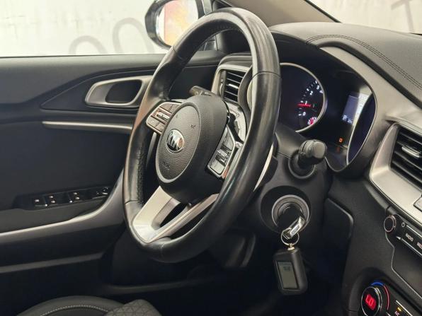 Kia Ceed III с пробегом 2019 года, цена 1 420 000 рублей, 124900 км, хэтчбек, Автокод Объявления