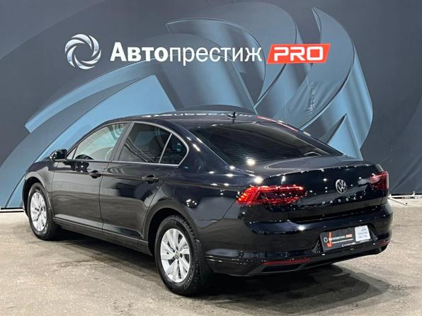 Volkswagen Passat B8 Рестайлинг с пробегом 2021 года, цена 2 330 000 рублей, 68925 км, седан, Автокод Объявления