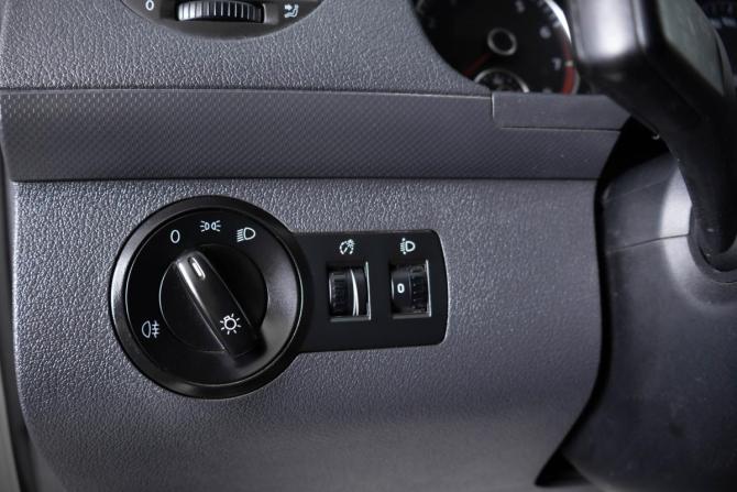 Volkswagen Caddy III Рестайлинг с пробегом 2013 года, цена 739 000 рублей, 240258 км, фургон, Автокод Объявления
