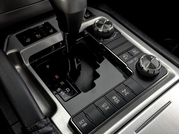 Toyota Land Cruiser 200 Series Рестайлинг 2 с пробегом 2016 года, цена 5 799 000 рублей, 107558 км, внедорожник, Автокод Объявления