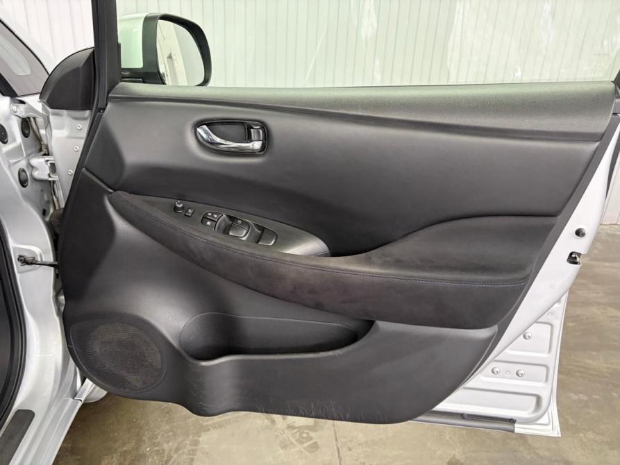Nissan Leaf I (ZE0/AZE0) Краснодар  - изображение 16