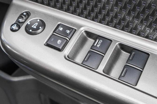 Honda Stepwgn V с пробегом 2016 года, цена 2 049 000 рублей, 110000 км, минивэн, Автокод Объявления