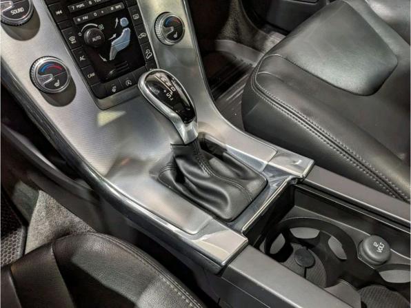Volvo XC60 I Рестайлинг с пробегом 2017 года, цена 2 449 000 рублей, 149732 км, внедорожник, Автокод Объявления