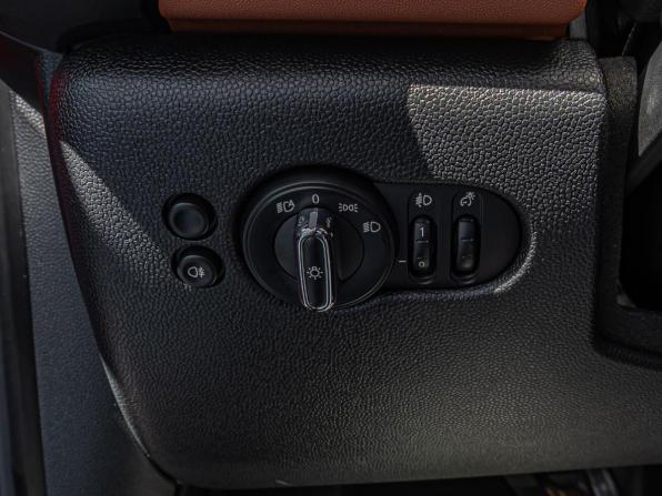 Mini Hatch III (F55/F56) Рестайлинг 2 с пробегом 2021 года, цена 2 795 000 рублей, 12126 км, хэтчбек, Автокод Объявления