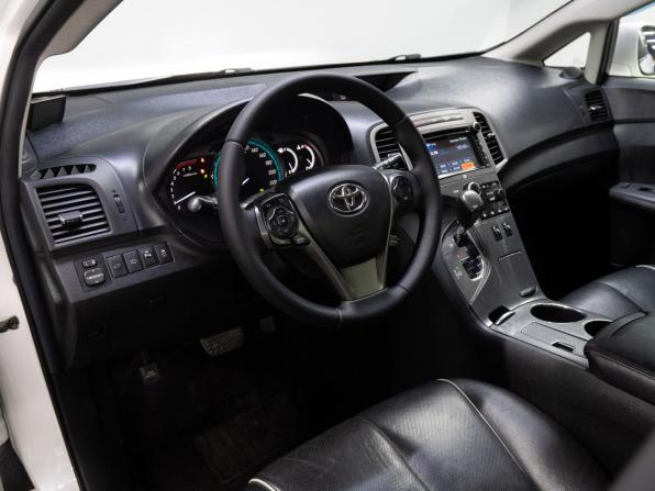 Toyota Venza I Рестайлинг с пробегом 2014 года, цена 2 025 000 рублей, 207874 км, внедорожник, Автокод Объявления