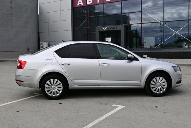 Skoda Octavia III (A7) Рестайлинг с пробегом 2018 года, цена 1 735 000 рублей, 88000 км, лифтбек, Автокод Объявления